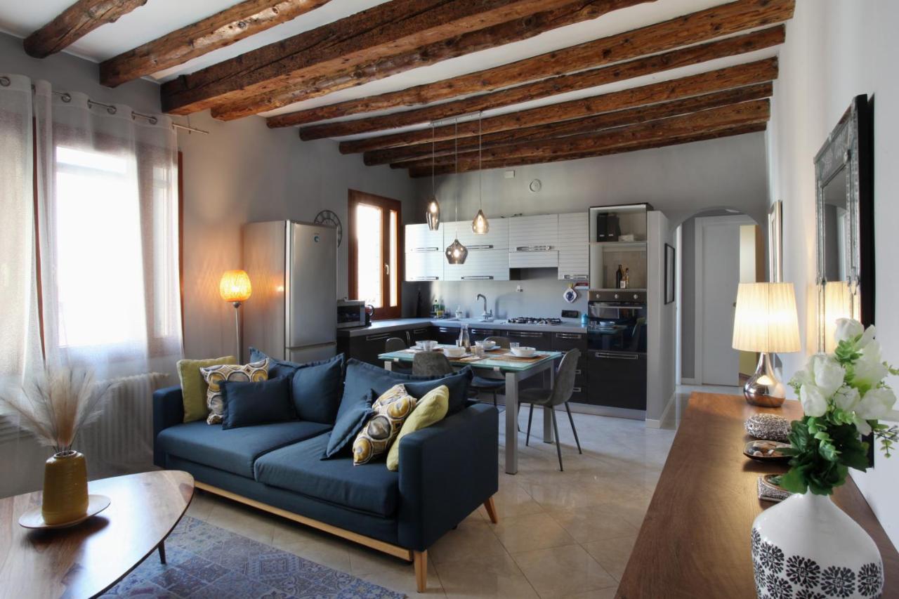 Domus Biennale, Modern In Centre. Apartment Venice